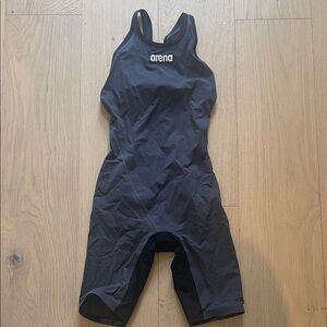 Arena Black/Grey Tech Suit (26)